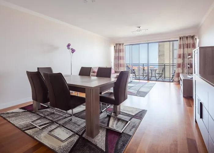 Elegant With Sea Views By Trip2portugal Apartamento Funchal (Madeira)