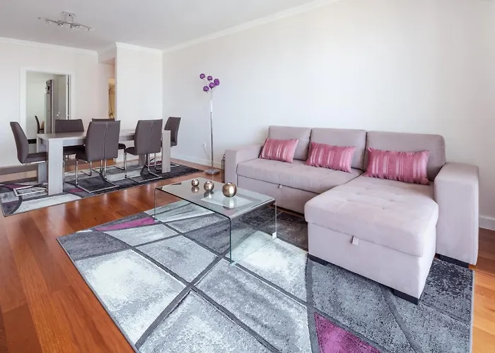 Elegant With Sea Views By Trip2portugal