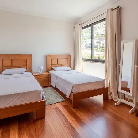 Апартаменты Elegant With Sea Views By Trip2portugal Фуншал